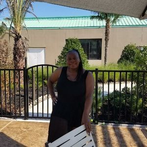 Meet your Posher, Kenisha